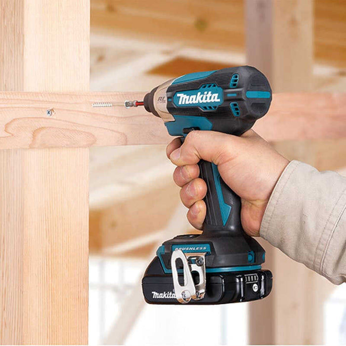 Visseuse à chocs 140Nm Brushless 2x3Ah 18V LXT ® MAKITA DTD157RFJ en MAKPAC